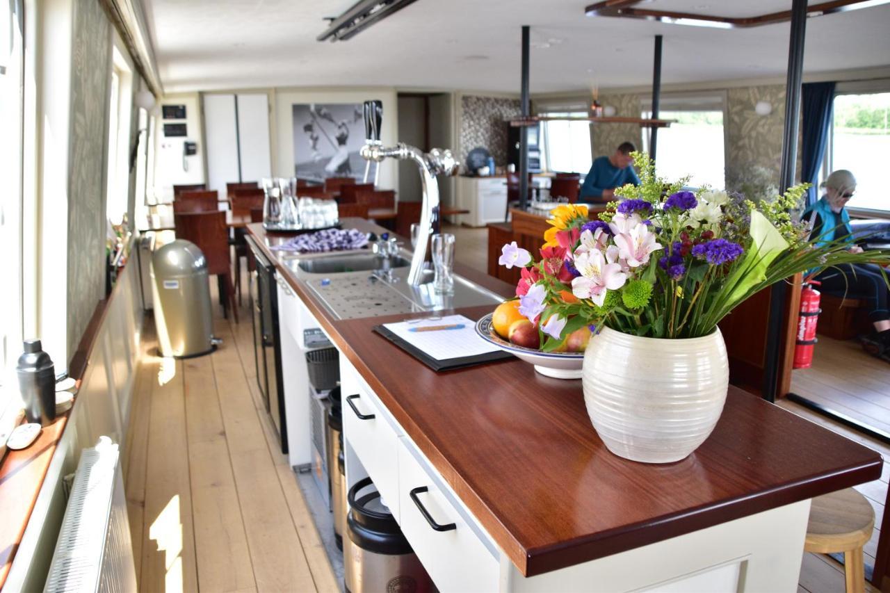 Unique Hotelboat Botel Lena Maria Amsterdam Buitenkant foto
