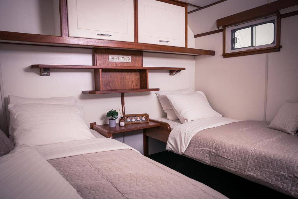Unique Hotelboat Botel Lena Maria Amsterdam Buitenkant foto