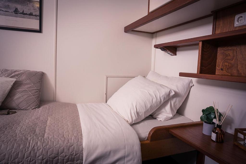 Unique Hotelboat Botel Lena Maria Amsterdam Buitenkant foto
